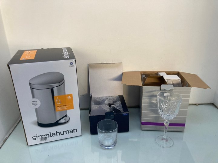 Lot 1137  
            Marchington SR13 - Parcel Delivery Only 

                
3 X ASSORTED KITCHEN ITEMS TO INCLUDE VILLEROY & BOCH SET OF 4 WATER GLASSES: LOC...