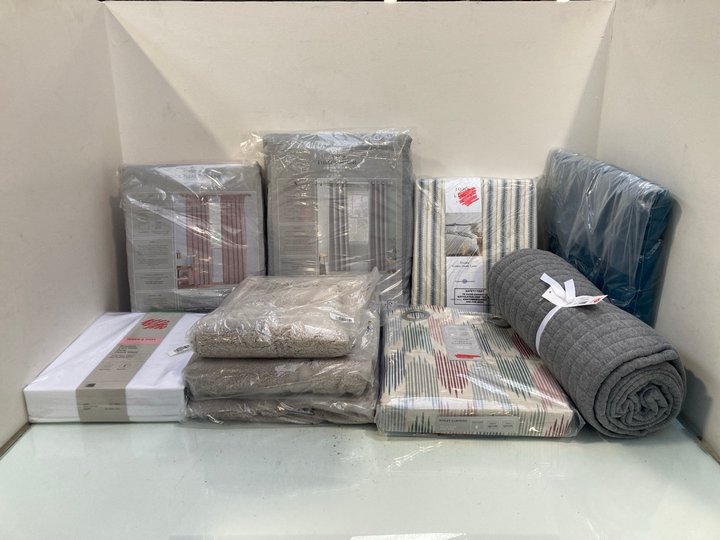 Lot 1146  
            Marchington SR13 - Parcel Delivery Only 

                
QTY OF ASSORTED HOMEWARE ITEMS TO INCLUDE JOHN LEWIS & PARTNERS EYELET CURTAINS I...