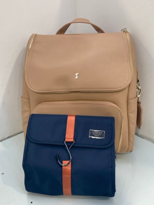 Lot 1150  
            Marchington SR13 - Parcel Delivery Only 

                
STACKERS PARENT LEATHER BACKPACK IN CAMEL - ORIGINAL RRP £95 TO INCLUDE GENTLEMEN...