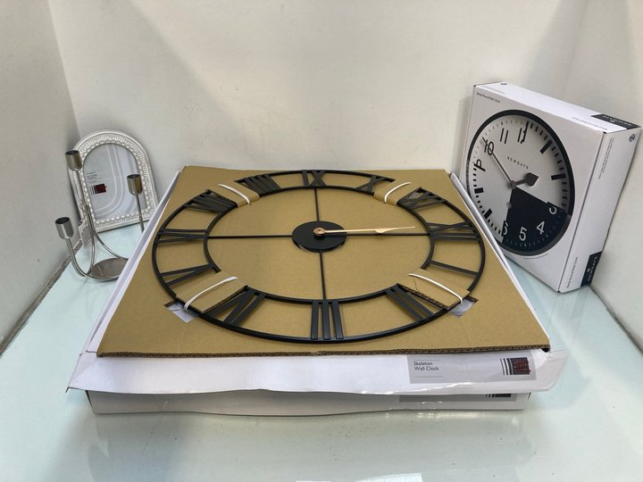 Lot 1152  
            Marchington SR13 - Parcel Delivery Only 

                
5 X ASSORTED HOMEWARE ITEMS TO INCLUDE JOHN LEWIS & PARTNERS SKELETON WALL CLOCK ...
