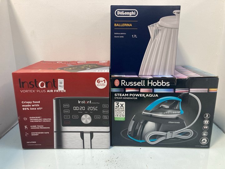 Lot 1162  
            Marchington SR13 - Parcel Delivery Only 

                
3 X ASSORTED KITCHEN APPLIANCES TO INCLUDE RUSSELL HOBBS STEAM POWER ULTRA STEAM ...