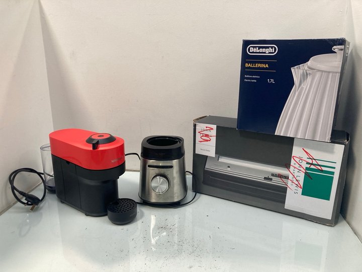 Lot 1164  
            Marchington SR13 - Parcel Delivery Only 

                
4 X ASSORTED KITCHEN APPLIANCES TO INCLUDE DELONGHI BALLERINA 1.7 LITRE ELECTRIC ...