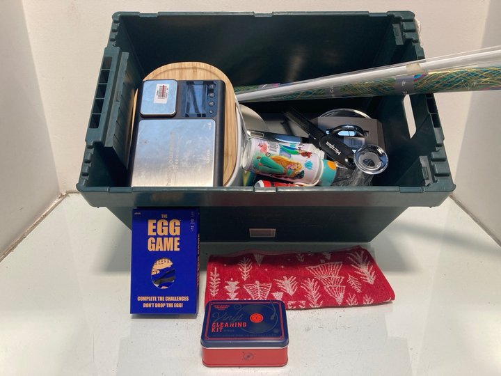 Lot 1173  
            Marchington SR13 - Parcel Delivery Only 

                
QTY OF ASSORTED HOUSEHOLD ITEMS TO INCLUDE PIKKII THE EGG CARD GAME: LOCATION - G8