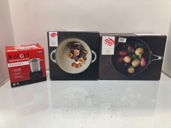 Lot 1174  
            Marchington SR13 - Parcel Delivery Only 

                
3 X ASSORTED KITCHEN ITEMS TO INCLUDE JOHN LEWIS & PARTNERS CAST IRON 28CM CASSER...
