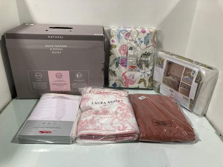 Lot 1180  
            Marchington SR13 - Parcel Delivery Only 

                
QTY OF ASSORTED BEDDING ITEMS TO INCLUDE JOHN LEWIS & PARTNERS NATURAL DUCK FEATH...