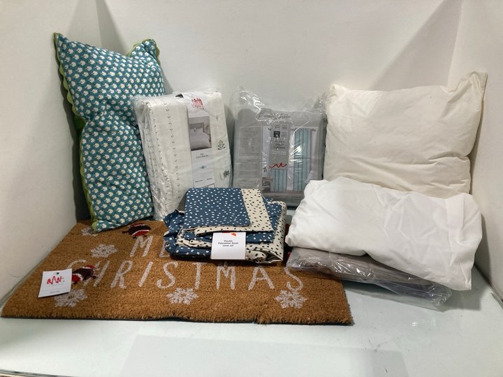 Lot 1181  
            Marchington SR13 - Parcel Delivery Only 

                
QTY OF ASSORTED HOMEWARE ITEMS TO INCLUDE JOHN LEWIS & PARTNERS EYELET CURTAINS I...