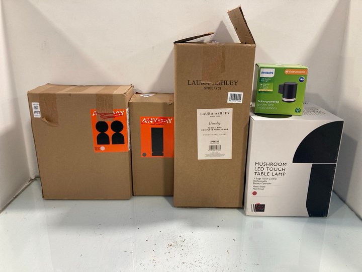 Lot 1189  
            Marchington SR13 - Parcel Delivery Only 

                
5 X ASSORTED LIGHTING TO INCLUDE JOHN LEWIS & PARTNERS ANYDAY DEXTER TOUCH LAMP I...