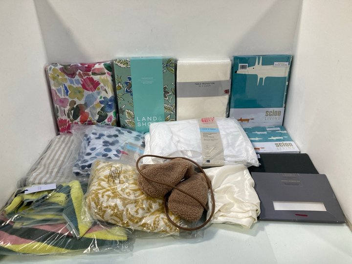 Lot 1192  
            Marchington SR13 - Parcel Delivery Only 

                
QTY OF ASSORTED HOMEWARE ITEMS TO INCLUDE JOHN LEWIS & PARTNERS ORGANIC MULBERRY ...