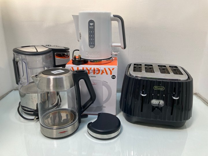 Lot 1199  
            Marchington SR13 - Parcel Delivery Only 

                
5 X ASSORTED KITCHEN APPLIANCES TO INCLUDE JOHN LEWIS & PARTNERS 1.7 LITRE GLASS ...