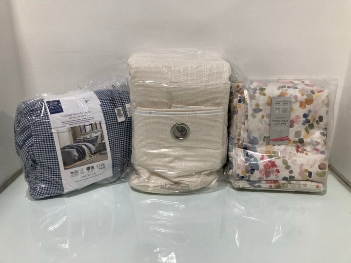 Lot 1235  
            Marchington SR13 - Parcel Delivery Only 

                
3 X ASSORTED HOME FURNISHINGS TO INCLUDE JOHN LEWIS & PARTNERS EYELET CURTAINS IN...