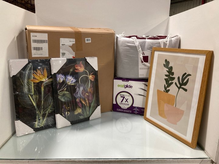 Lot 1237  
            Marchington SR13 - Parcel Delivery Only 

                
6 X ASSORTED HOUSEHOLD ITEMS TO INCLUDE EAZIGLIDE NEVERSTICK 2 3 PIECE TOUGHENED ...