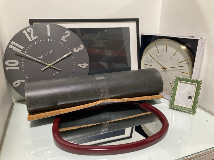 Lot 1244  
            Marchington SR13 - Parcel Delivery Only 

                
6 X ASSORTED HOMEWARE ITEMS TO INCLUDE ACCTIM LUXE MARBLE FACE WALL CLOCK IN SILV...