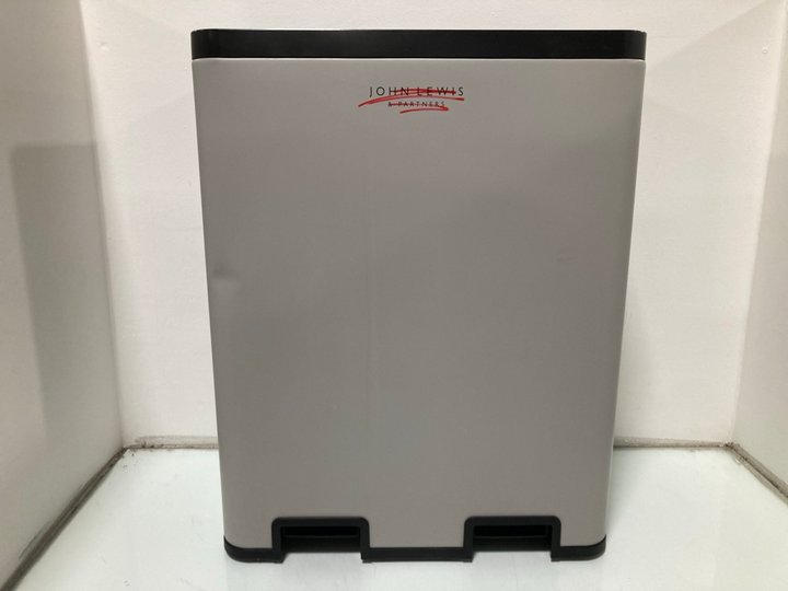 Lot 1247  
            Marchington SR13 - Parcel Delivery Only 

                
JOHN LEWIS & PARTNERS 60 LITRE 2 SECTION RECYCLING BIN IN GREY: LOCATION - G12