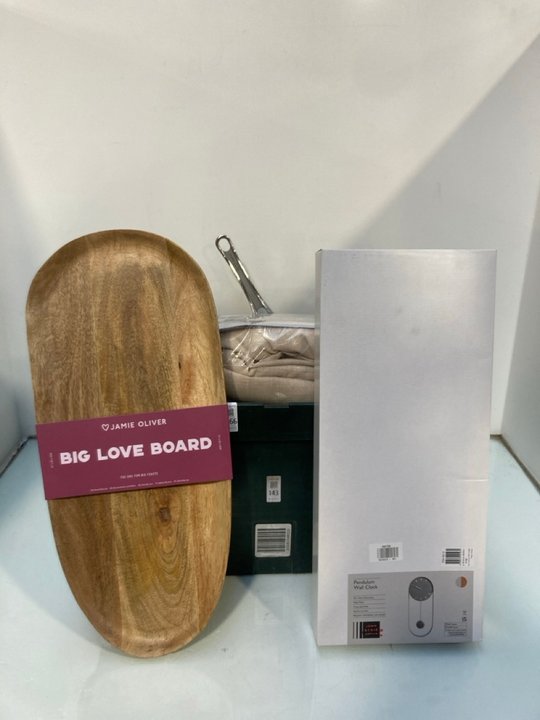 Lot 1266  
            Marchington SR13 - Parcel Delivery Only 

                
QTY OF ASSORTED HOUSEHOLD ITEMS TO INCLUDE JOHN LEWIS & PARTNERS PENCIL PLEAT CUR...