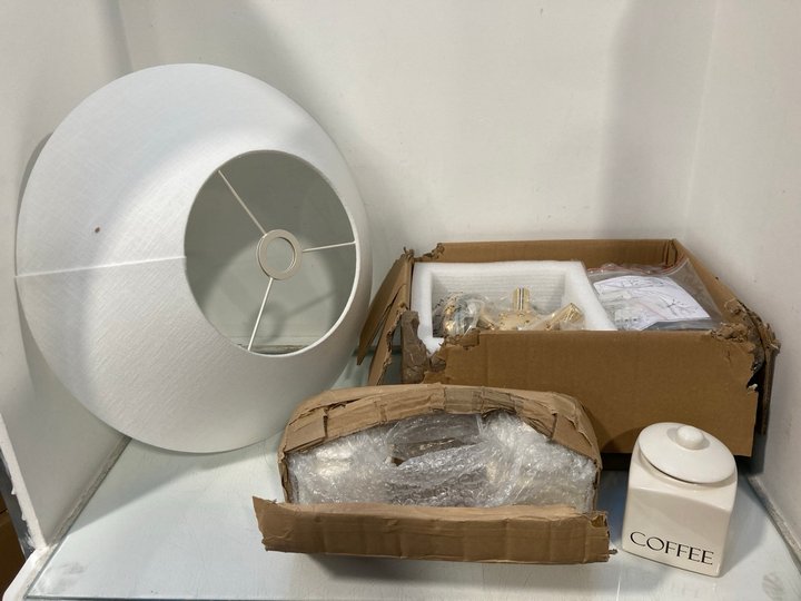 Lot 1317  
            Marchington SR13 - Parcel Delivery Only 

                
3 X ASSORTED HOMEWARE ITEMS TO INCLUDE CERAMIC TEA COFFEE SUGAR CANISTER SET IN W...