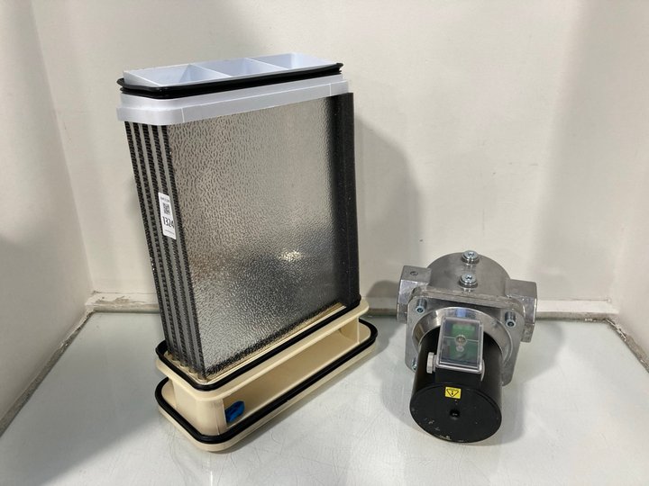 Lot 1324  
            Marchington SR13 - Parcel Delivery Only 

                
CANDY TUMBLE DRYER WATER CONDENSER REPLACEMENT PART TO INCLUDE GOLD SEAL TYPE GSV...