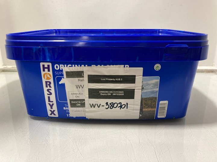 Lot 1346  
            Marchington SR13 - Parcel Delivery Only 

                
TUB OF HORSLYX ORIGINAL BALANCER LICK: LOCATION - F14
