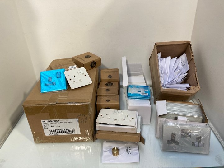 Lot 1384  
            Marchington SR13 - Parcel Delivery Only 

                
QTY OF ASSORTED ITEMS TO INCLUDE DOWSING & REYNOLDS 2 GANG USB C+C PLUG SOCKET: L...