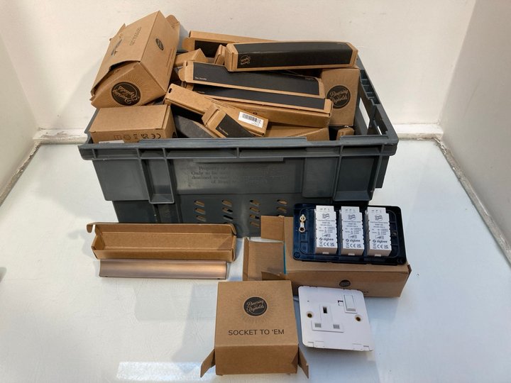 Lot 1385  
            Marchington SR13 - Parcel Delivery Only 

                
QTY OF ASSORTED DOWSING & REYNOLDS ITEMS TO INCLUDE 3 GANG DIMMER SWITCH: LOCATIO...