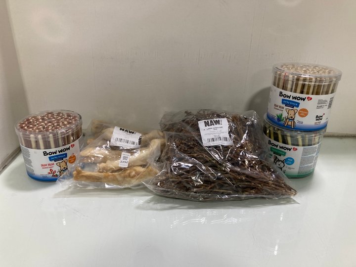 Lot 1392  
            Marchington SR13 - Parcel Delivery Only 

                
5 X ASSORTED PET ITEMS TO INCLUDE BOW WOW 35 PIECE JERKY SNACKS FOR DOGS IN CHICK...