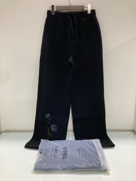 Lot 1395  
            Marchington SR13 - Parcel Delivery Only 

                
DISTURBIA WOMENS ROSANELLA FLORAL EMBROIDERED NEOPRENE WIDE LEG JOGGERS IN BLACK ...