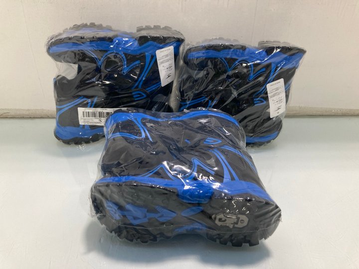 Lot 1399  
            Marchington SR13 - Parcel Delivery Only 

                
3 X PAIRS OF CHILDRENS FASHION LACE UP BOOTS IN BLACK/BLUE - SIZE UK 12.5 & 2.5: ...