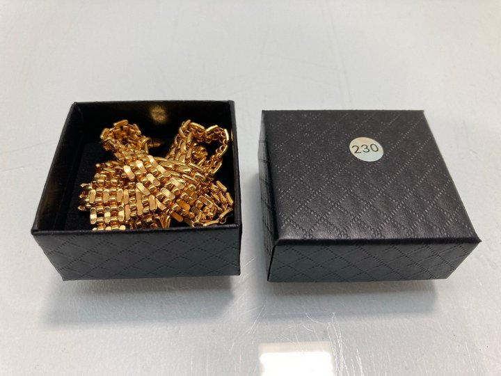 Lot 1478  
            Marchington SR13 - Parcel Delivery Only 

                
A GOLD COLOURED FLAT LINK NECKLACE, WITH BOX: LOCATION - F10