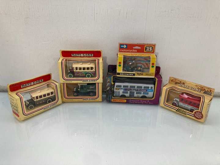Lot 1499  
            Marchington SR13 - Parcel Delivery Only 

                
SIX ASSORTED VINTAGE DIE CAST MODEL VEHICLES, ALL WITH BOX: LOCATION - F11