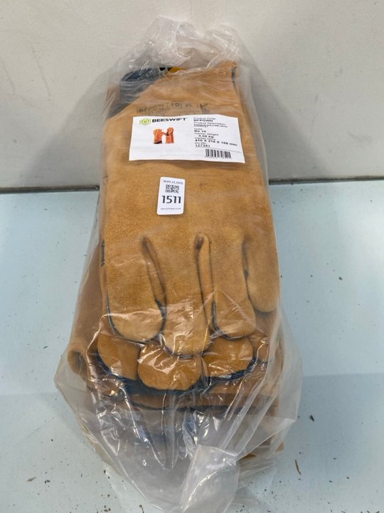 Lot 1511  
            Marchington SR13 - Parcel Delivery Only 

                
10 X PAIRS OF BEESWIFT PREMIUM GOLD WELDERS GAUNTLETS: LOCATION - F9