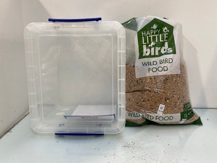 Lot 1534  
            Marchington SR13 - Parcel Delivery Only 

                
35 L PLASTIC STORAGE BOX WITH LID TO INCLUDE 12.55KG BAG OF HAPPY LITTLE BIRDS WI...