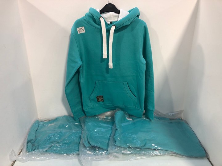 Lot 1540  
            Marchington SR13 - Parcel Delivery Only 

                
4 X COTTONRIDGE ULTRASOFT PEACH FINISH HOODIES IN GREEN-UK SIZE S: LOCATION - F7