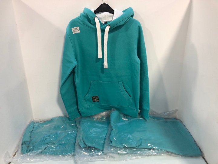 Lot 1541  
            Marchington SR13 - Parcel Delivery Only 

                
4 X COTTONRIDGE ULTRASOFT PEACH FINISH HOODIES IN GREEN-UK SIZE S: LOCATION - F7