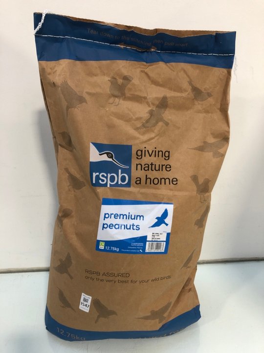 Lot 1547  
            Marchington SR13 - Parcel Delivery Only 

                
12.75KG BAG OF RSPB NO MESS SUNFLOWER MIX WILD BIRD FOOD-BBE 04/27: LOCATION - F7