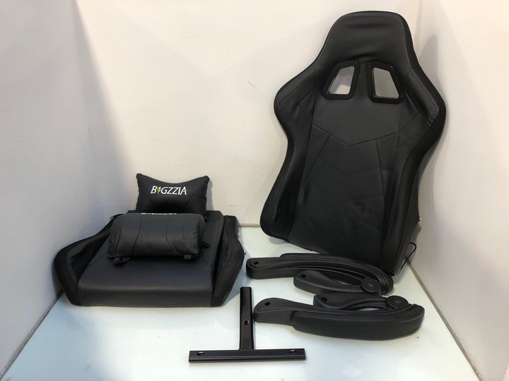Lot 1549  
            Marchington SR13 - Parcel Delivery Only 

                
BIG ZIA GAMING CHAIR IN BLACK: LOCATION - F7