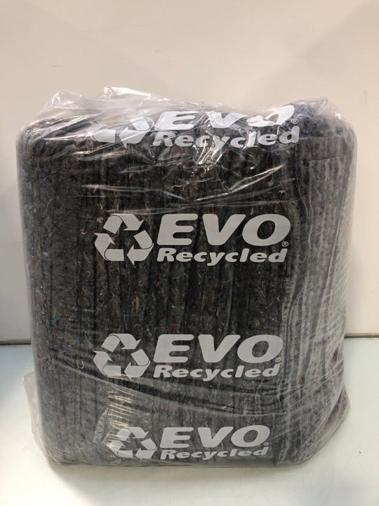 Lot 1566  
            Marchington SR13 - Parcel Delivery Only 

                
100 X EVO 100 GENERAL ABSORBENT PADS: LOCATION - F6