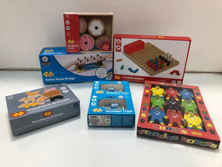 Lot 1572  
            Marchington SR13 - Parcel Delivery Only 

                
7 X ASSORTED CHILDRENS TOYS TO INCLUDE BIGJIGS WOODLAND ANIMALS SET: LOCATION - F5