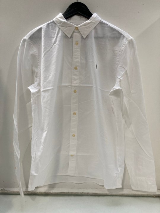 Lot 1595  
            Marchington SR13 - Parcel Delivery Only 

                
ALL SAINTS MENS HAVEN LONG SLEEVE SHIRT IN WHITE-UK SIZE XXL-ORIGINAL RRP £99.00:...