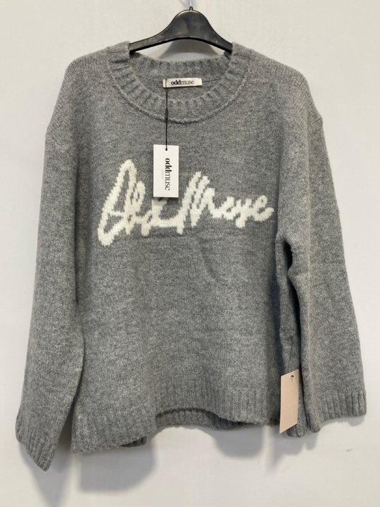 Lot 1654  
            Marchington SR13 - Parcel Delivery Only 

                
ODDMUSE LONDON THE ULTIMATE MUSE LADIES KNITTED JUMPER IN GREY-UK SIZE S-ORIGINAL...