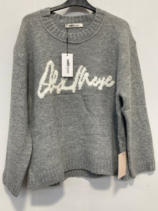 Lot 1658  
            Marchington SR13 - Parcel Delivery Only 

                
ODDMUSE LONDON THE ULTIMATE MUSE LADIES KNITTED JUMPER IN GREY-UK SIZE S-ORIGINAL...