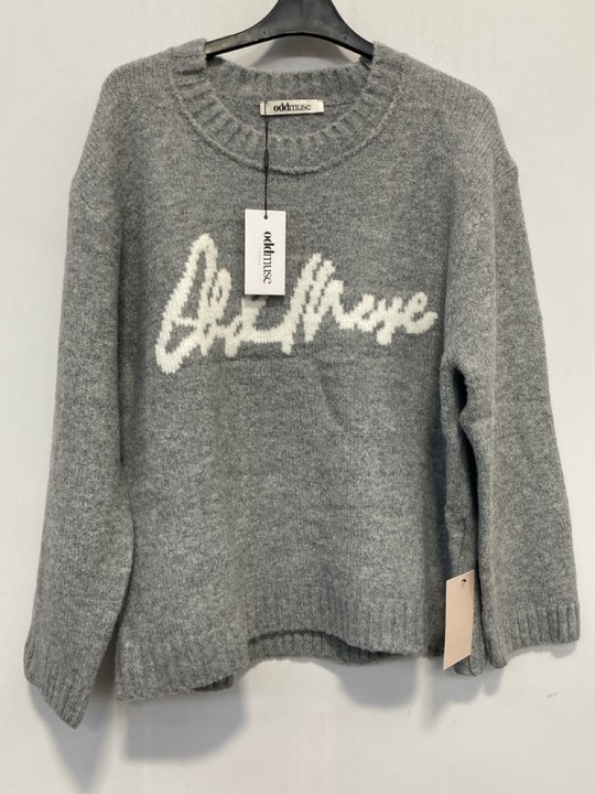 Lot 1660  
            Marchington SR13 - Parcel Delivery Only 

                
ODDMUSE LONDON THE ULTIMATE MUSE LADIES KNITTED JUMPER IN GREY-UK SIZE S-ORIGINAL...