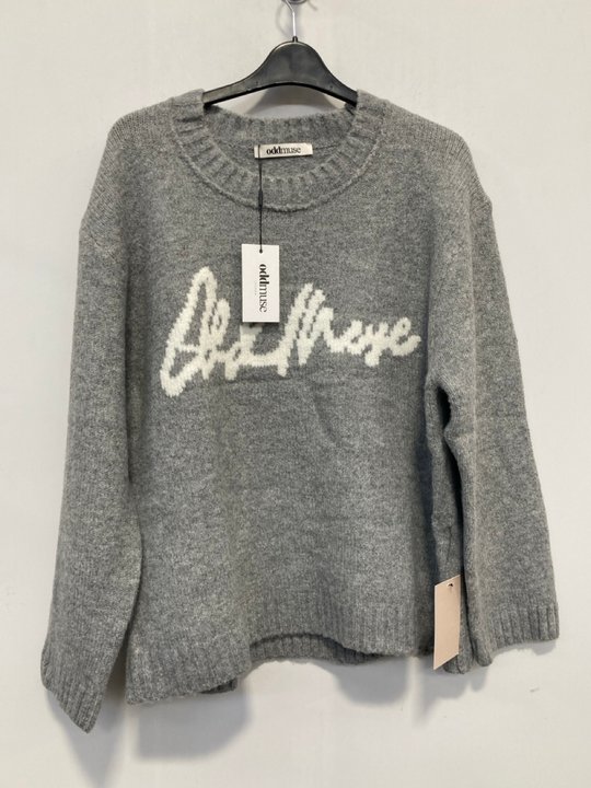 Lot 1661  
            Marchington SR13 - Parcel Delivery Only 

                
ODDMUSE LONDON THE ULTIMATE MUSE LADIES KNITTED JUMPER IN GREY-UK SIZE S-ORIGINAL...