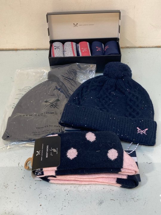 Lot 1664  
            Marchington SR13 - Parcel Delivery Only 

                
4 X ASSORTED CREW COMPANY CLOTHING ACCESSORIES TO INCLUDE 5 PACK BAMBOO SOCK BOX-...