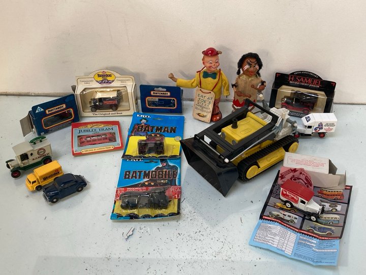 Lot 1674  
            Marchington SR13 - Parcel Delivery Only 

                
A BAG OF VARIOUS TOYS TO INCLUDE A DIE-CAST BATMAN JOKER VAN, SEZLED: LOCATION - F1