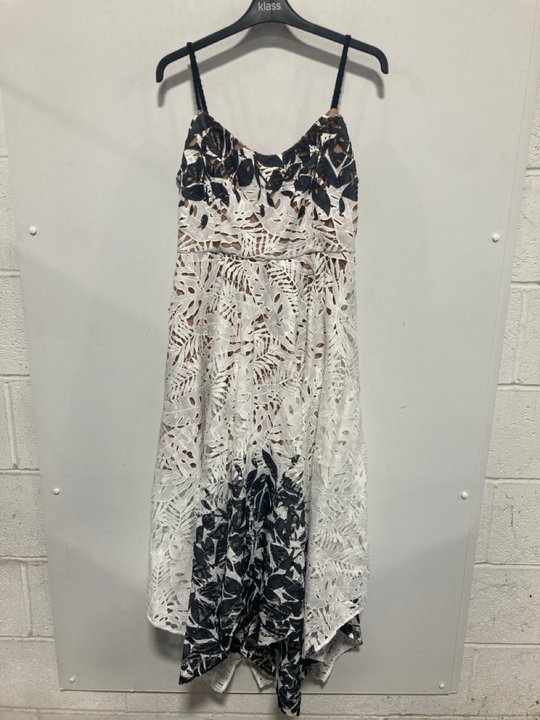 Lot 856  
            Marchington SR13 - Parcel Delivery Only 

                
ELLIATT WOMENS ANCHOR DRESS IN MULTI - SIZE UK L - ORIGINAL RRP £385: LOCATION - H6