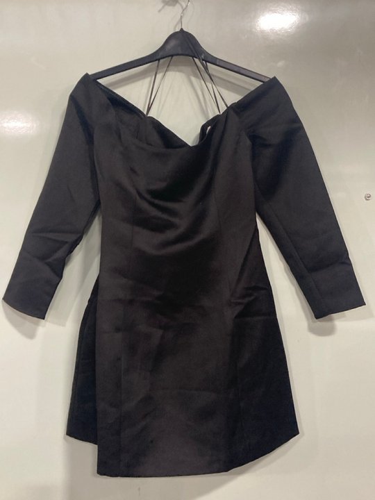 Lot 858  
            Marchington SR13 - Parcel Delivery Only 

                
ELLIATT WOMENS VIDA DRESS IN BLACK - SIZE UK M - ORIGINAL RRP £245: LOCATION - H6