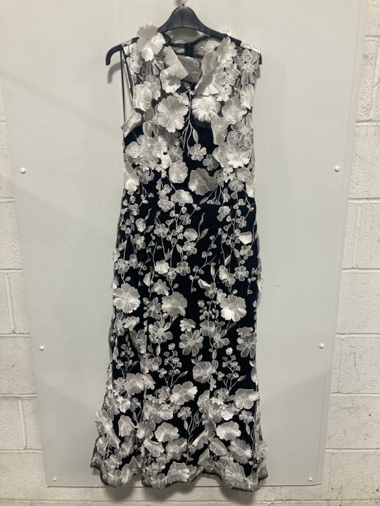 Lot 860  
            Marchington SR13 - Parcel Delivery Only 

                
ELLIATT WOMENS SELENE COCKTAIL DRESS IN BLACK/WHITE - SIZE UK XL - ORIGINAL RRP £...