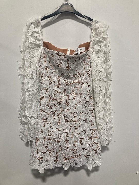 Lot 873  
            Marchington SR13 - Parcel Delivery Only 

                
ELLIATT VERONA LADIES DRESS IN WHITE-UK SIZE XS-ORIGINAL RRP £325.00: LOCATION - H5