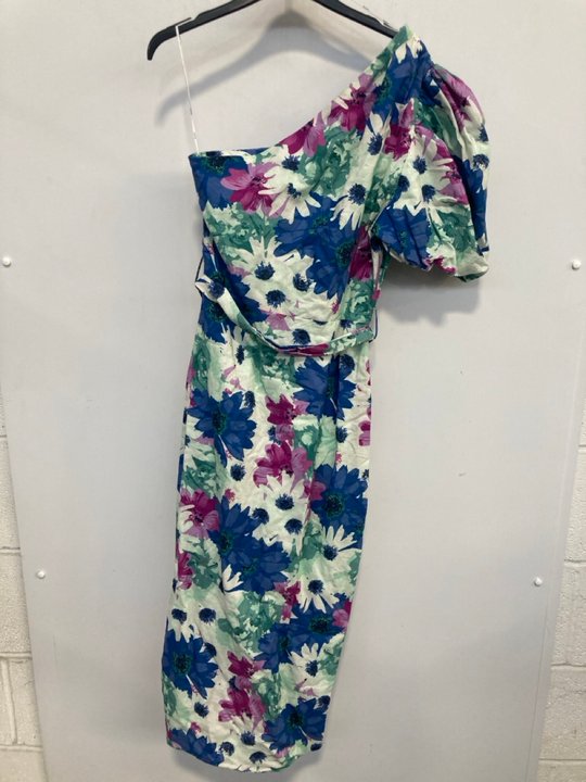 Lot 923  
            Marchington SR13 - Parcel Delivery Only 

                
ELLIATT COVE DRESS IN BLUE MULTI-UK SIZE M-ORIGINAL RRP £310.00: LOCATION - H4