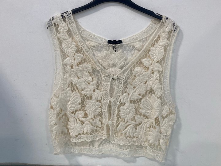 Lot 928  
            Marchington SR13 - Parcel Delivery Only 

                
RAG & BONE NEW YORK ORALIE CROCHET VEST IN IVORY-UK SIZE M-ORIGINAL RRP £398.00: ...