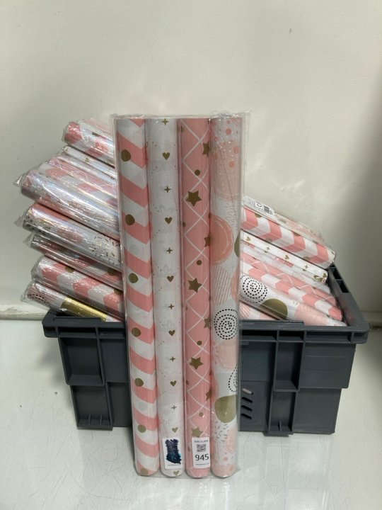 Lot 945  
            Marchington SR13 - Parcel Delivery Only 

                
QTY OF 4 PACK GIFT WRAP SETS IN VARIOUS DESIGNS: LOCATION - H3